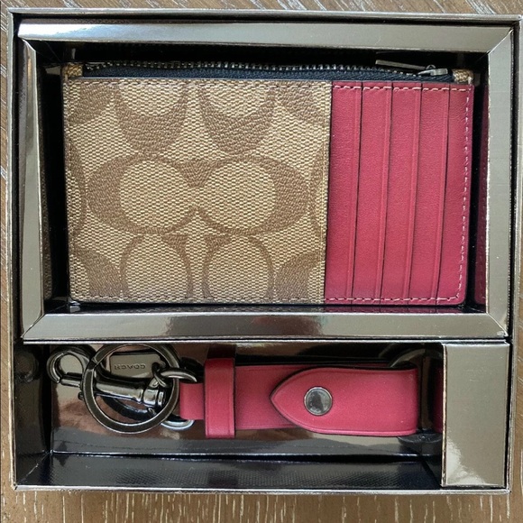 Coach Handbags - NEW COACH BOXED ZIP CARD CASE VALET KEY FOB GIFT